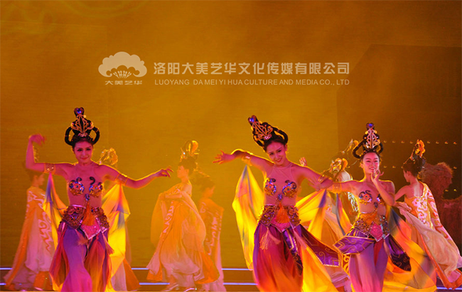 第36屆中國洛陽牡丹文化節(jié)開幕式現(xiàn)場，《隋唐洛陽城》篇章歌舞演出